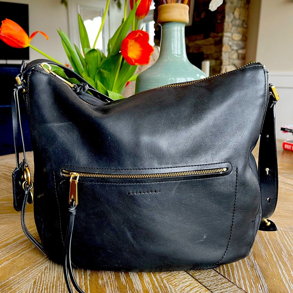 COLE HAAN • LARGE LEATHER BAG